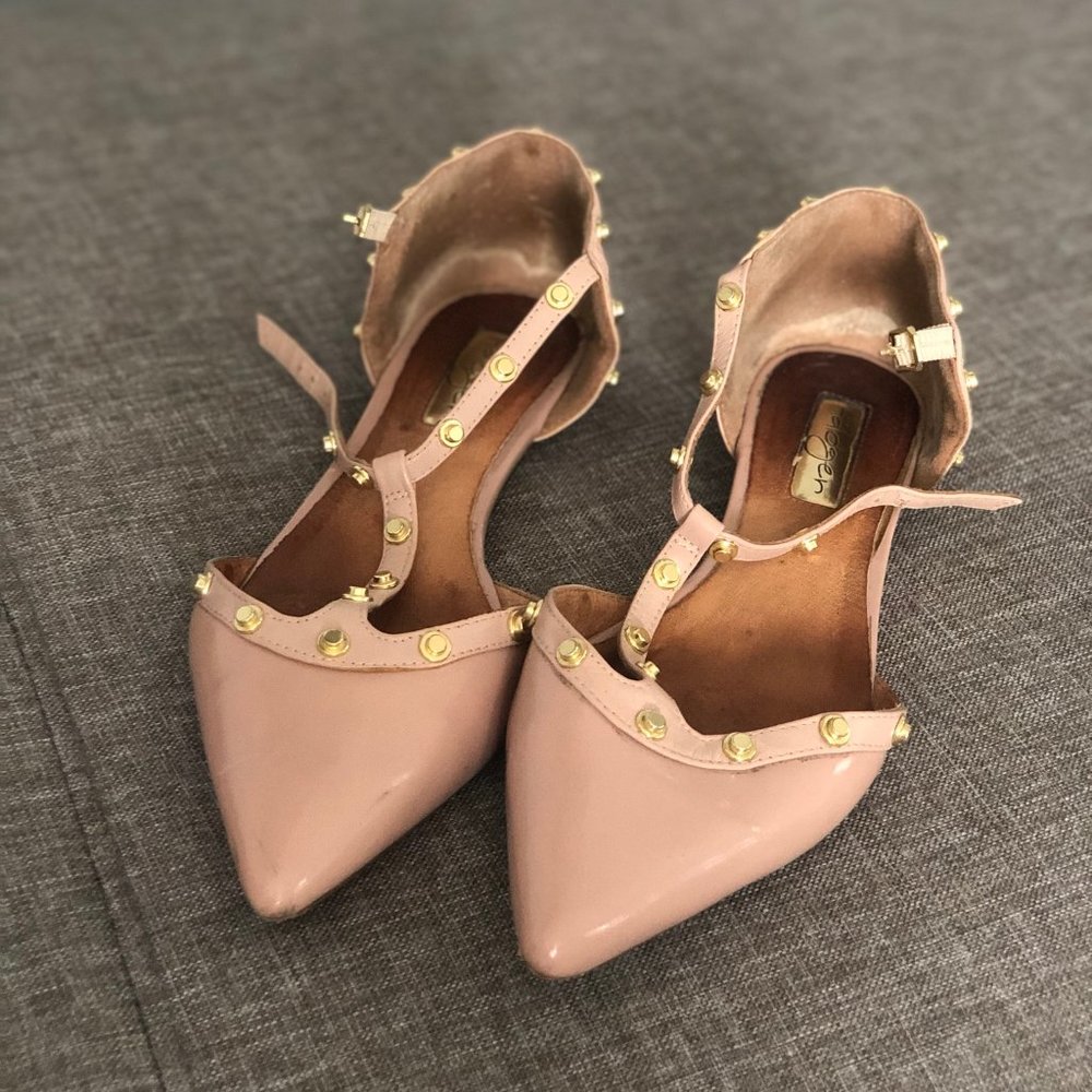 'Olson' Pointy Toe Studded T-Strap Flat